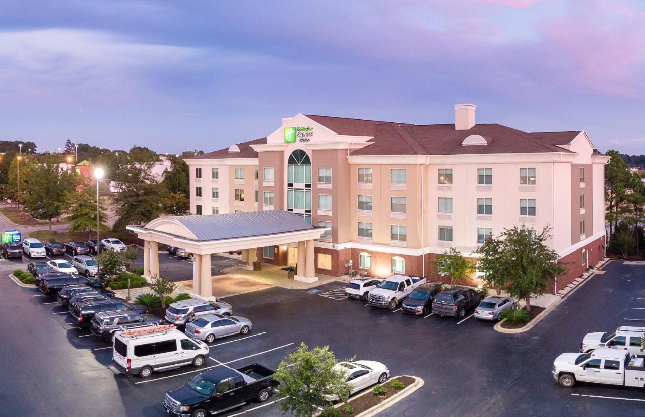 Holiday Inn Express & Suites Columbia-I-26 @ Harbison Blvd By Ihg Exterior photo